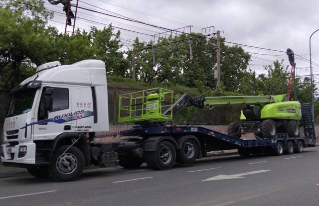 Plataforma elevadora en carretón